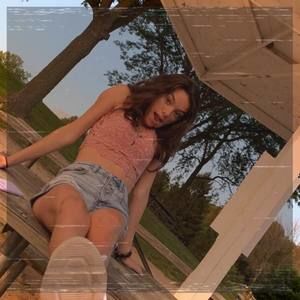 Meet your Posher, Daniella